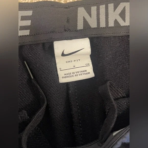 Men’s Nike Black Joggers - Picture 3 of 4